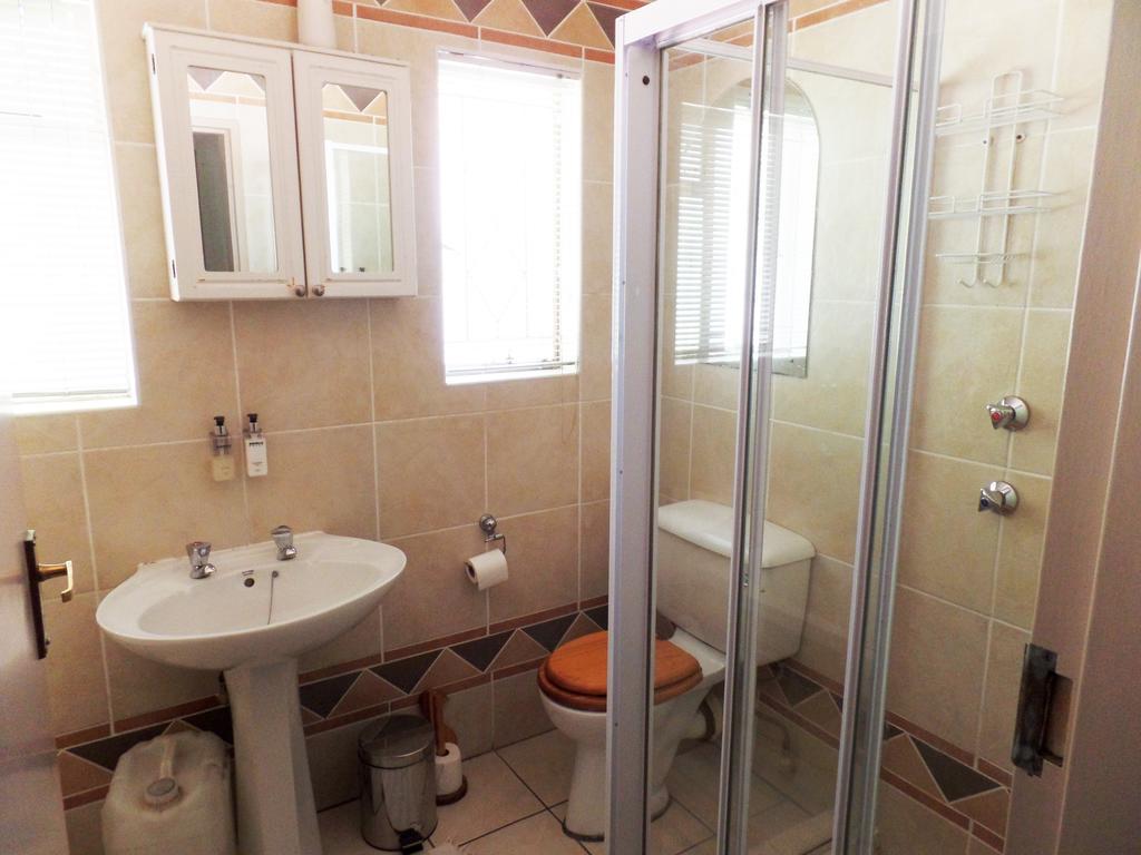 Old Umtali Guest House Johannesburg Bagian luar foto