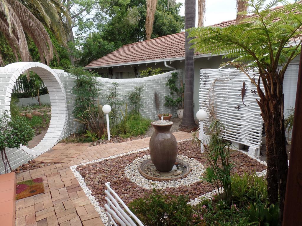 Old Umtali Guest House Johannesburg Bagian luar foto
