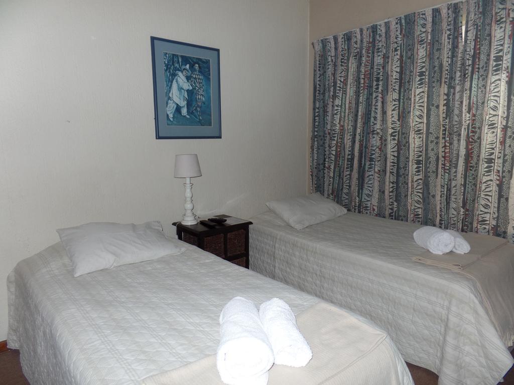 Old Umtali Guest House Johannesburg Bagian luar foto