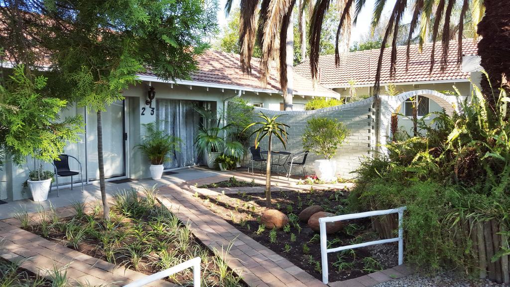 Old Umtali Guest House Johannesburg Bagian luar foto